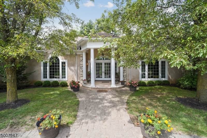 129 Treadwell Ave - Photo 1
