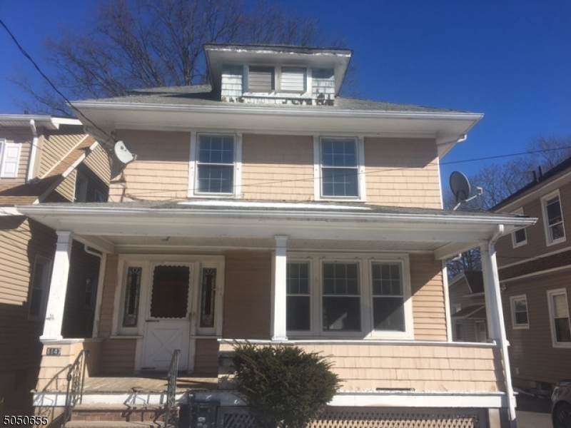 1147 Bank St - Photo 1