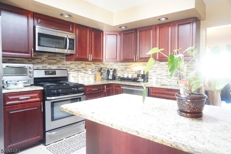 1221 Hillside Pl - Photo 1