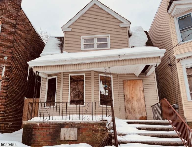 475 20th Street - Photo 1