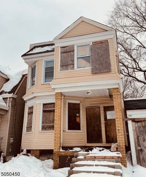 473 20th St - Photo 1
