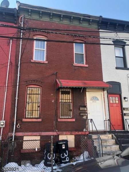 39 Clark St - Photo 1