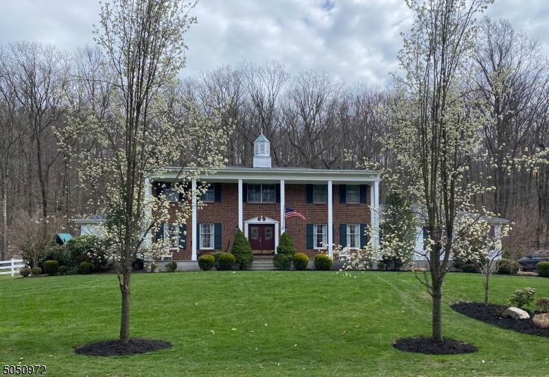 464 Laurel Ln - Photo 1