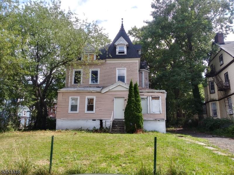236 N Walnut St - Photo 1