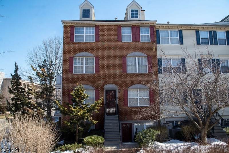 22 Vaughan Dr - Photo 1