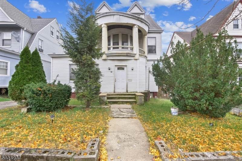 44 Watson Ave - Photo 1