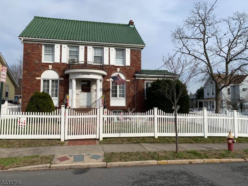 99 Autumn St - Photo 1
