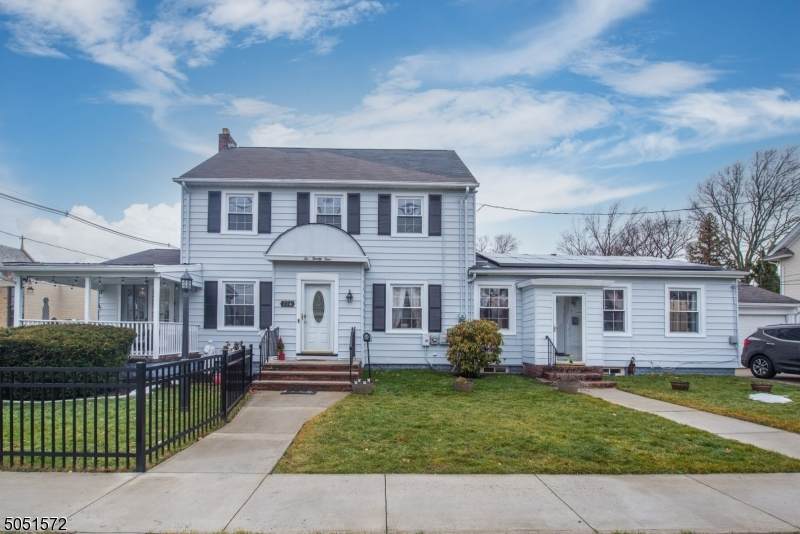 801 Wyoming Ave - Photo 1