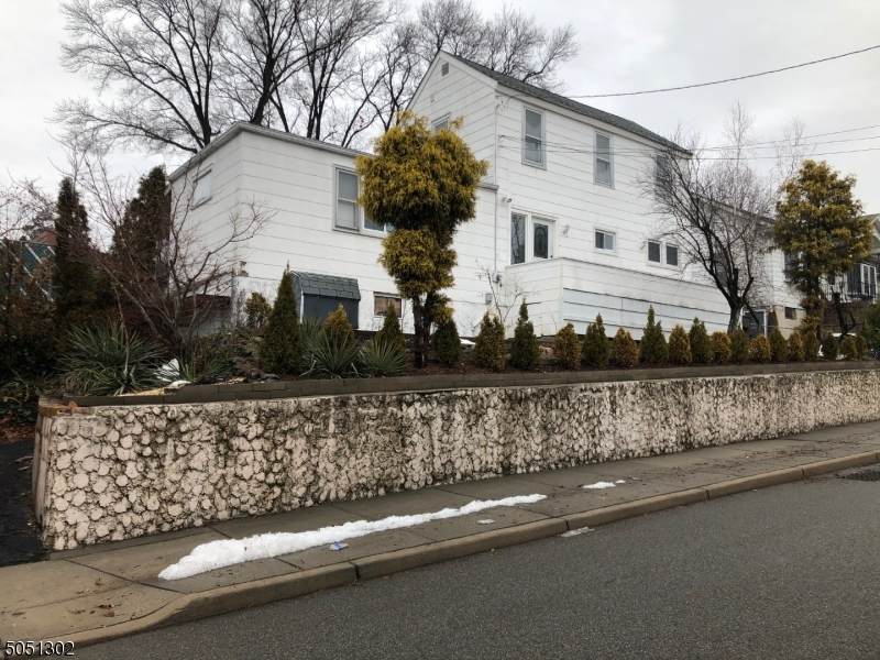 151 Grant Ave - Photo 1
