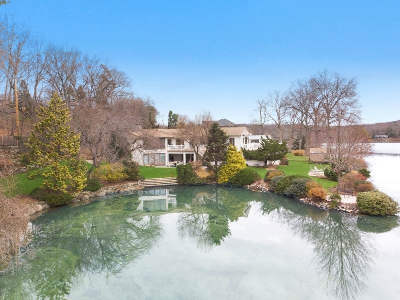 978 Pines Lake Dr - Photo 1