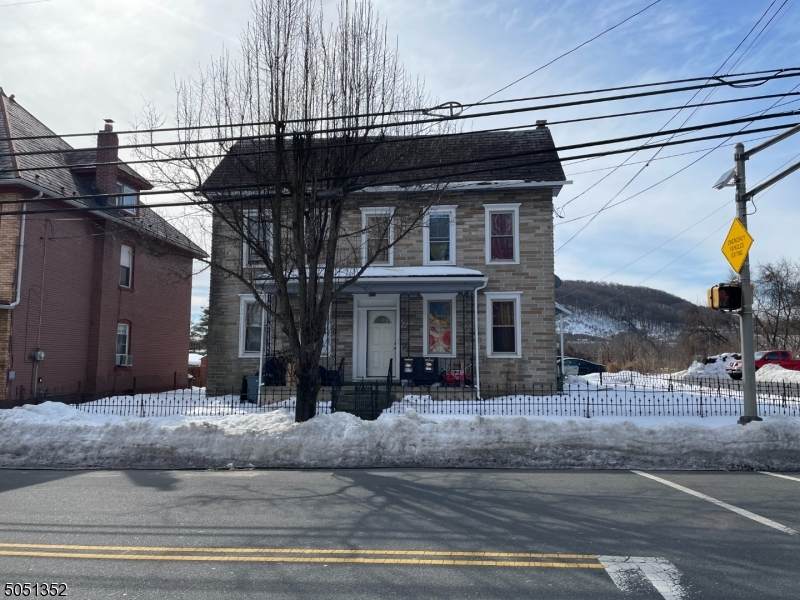690 S Main St - Photo 1