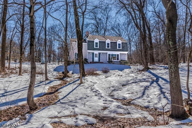 1 Claire Dr - Photo 1