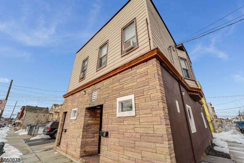 311 12th Ave - Photo 1