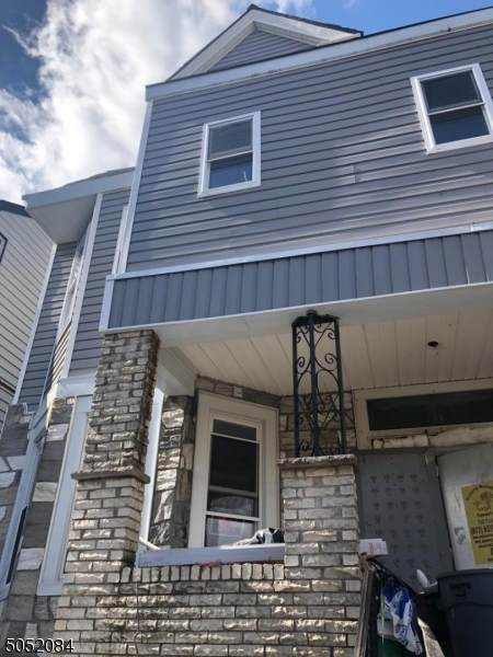 31 Seymour Ave - Photo 1