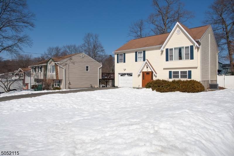 105 Papakating Rd - Photo 1