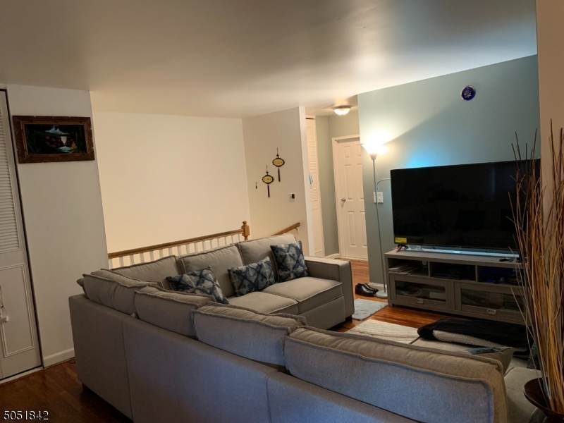 420 Sheridan Pl - Photo 1