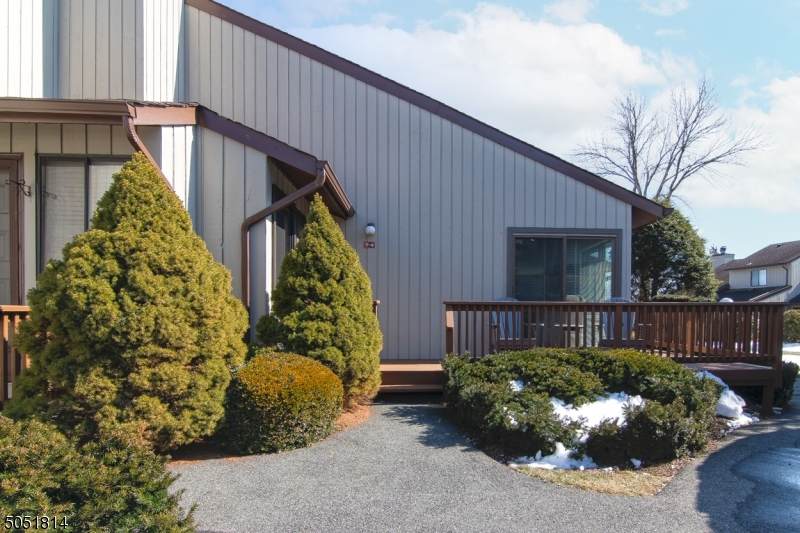 250 Ridgedale Ave Y4 Unit 4 - Photo 1