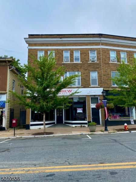 160 Main St - Photo 1