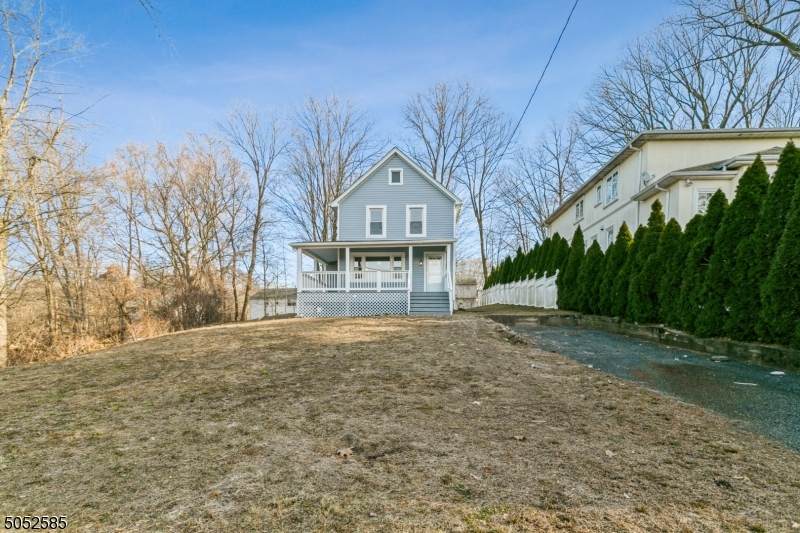 531 Fairview Ave - Photo 1