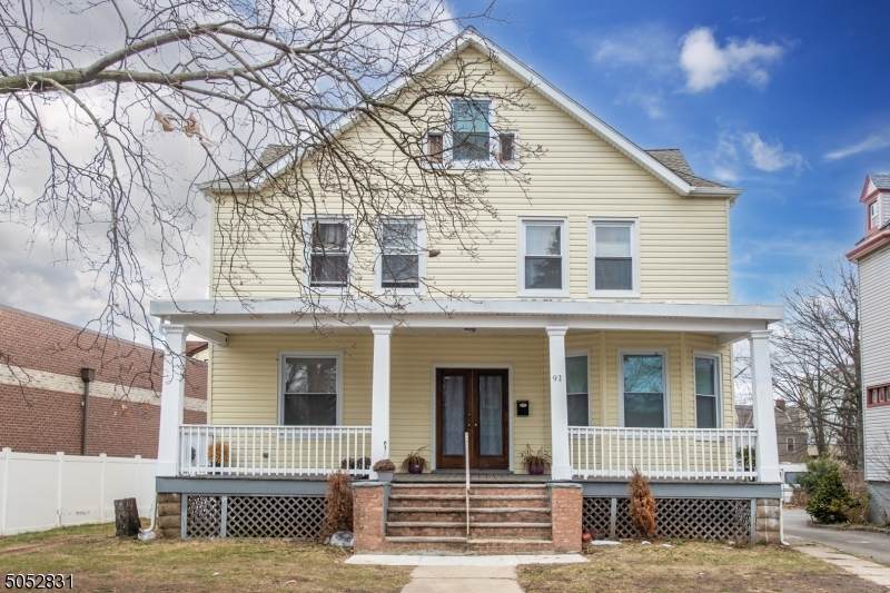 91 Hawthorne Ave - Photo 1