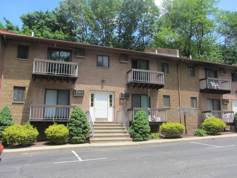 54 Park Ave - Photo 1