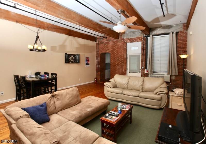 366 Trenton Ave - Photo 1