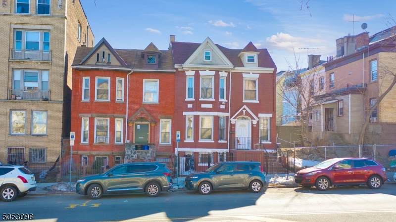302 Park Ave - Photo 1