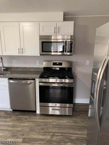 40 Carlton Ave - Photo 1