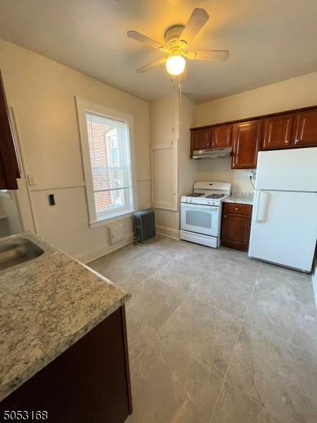 412 Bloomfield Ave - Photo 1