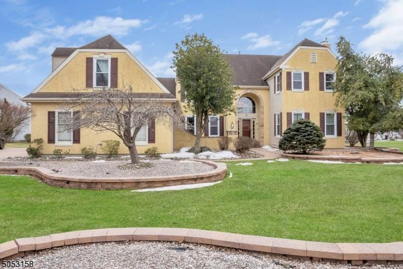 1 Tanager Ln - Photo 1