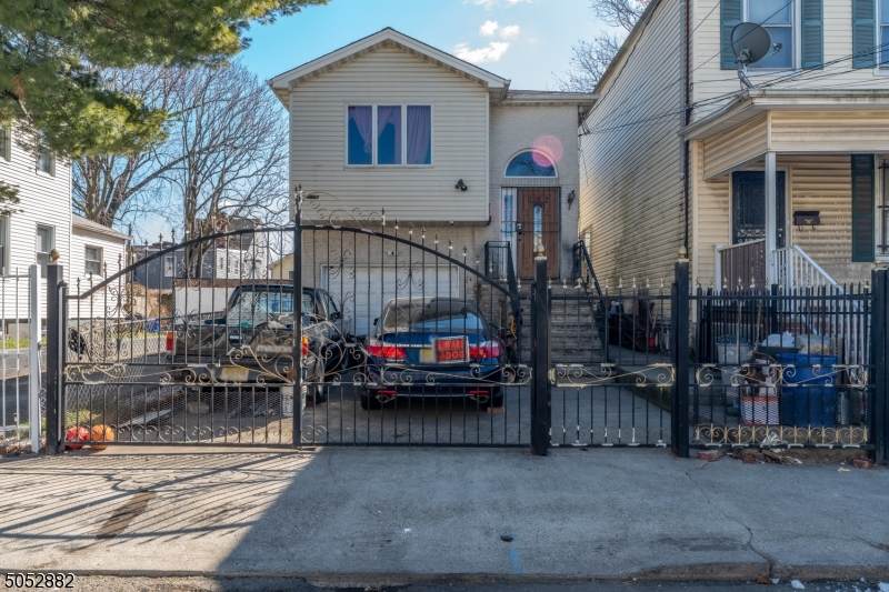 62 Hobson St - Photo 1