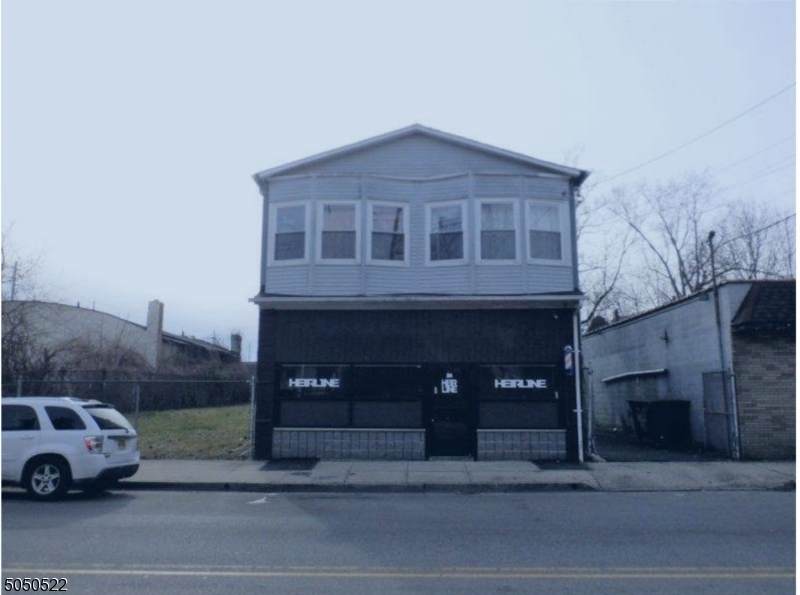 214 Richmond St - Photo 1