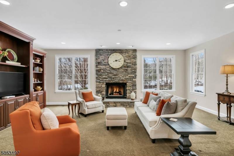 3 Canterbury Way - Photo 1