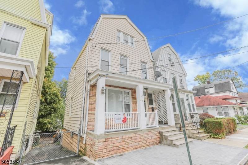 42 Newton Pl - Photo 1
