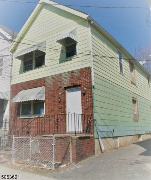 165 Pierson St - Photo 1