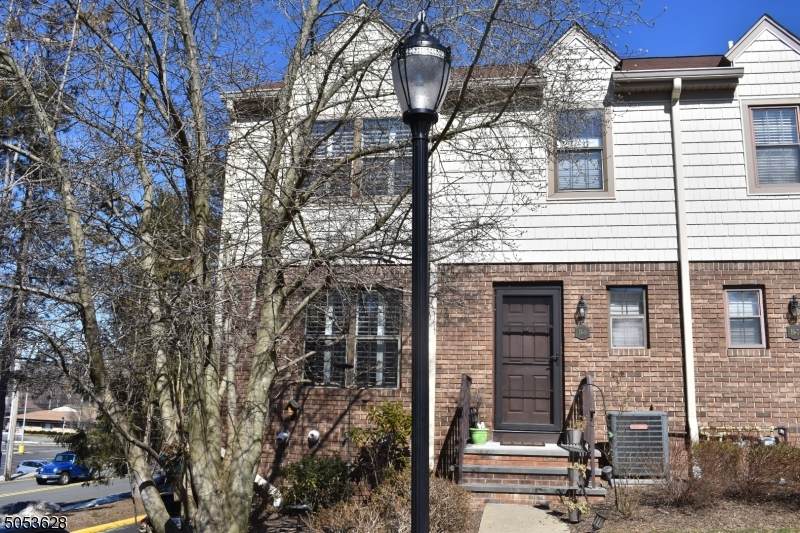 101 Oak - Photo 1