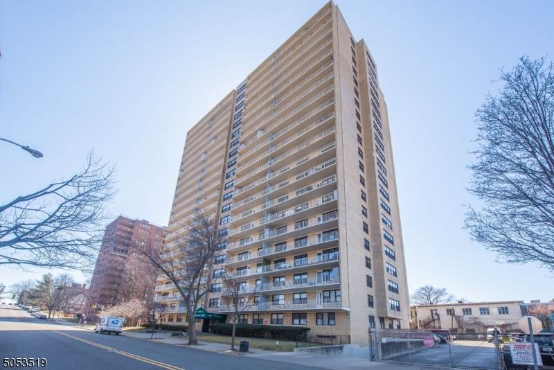 285 Aycrigg Ave - Photo 1