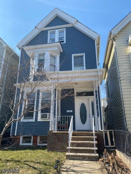 318 Summer Ave - Photo 1
