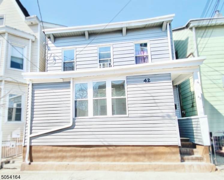 42 N York St - Photo 1