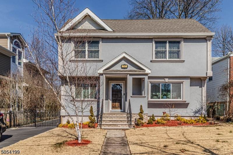 717 Rutland Ave - Photo 1
