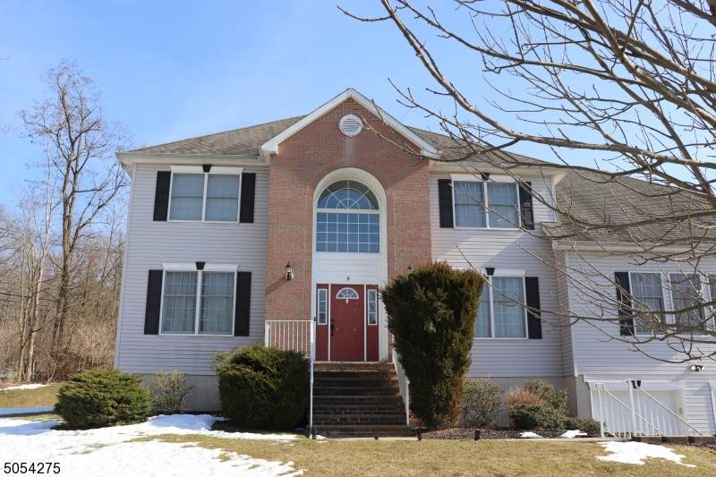 5 Januson Ct - Photo 1