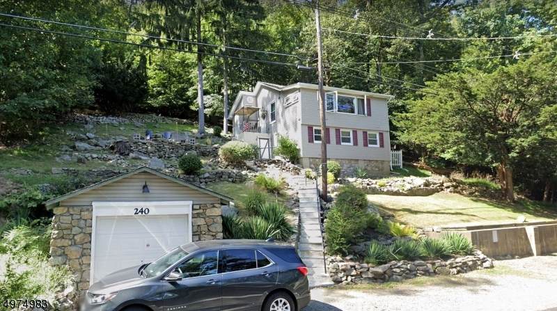 240 Lakeside Blvd - Photo 1