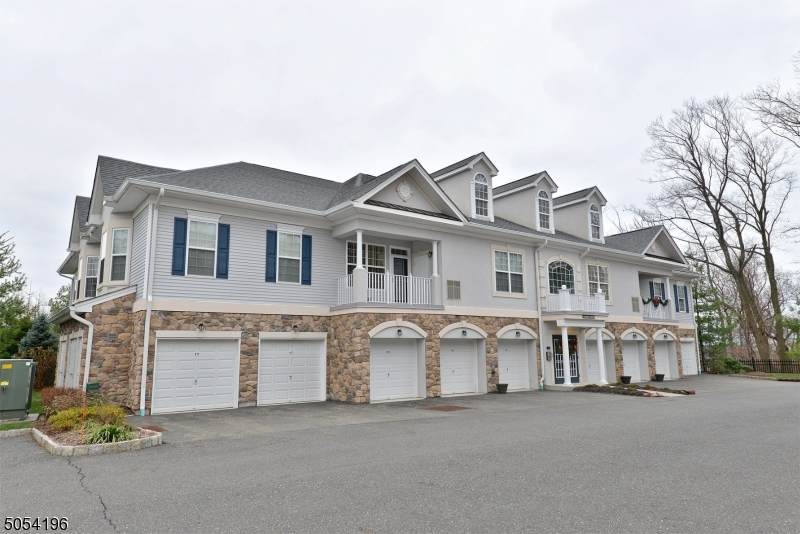 9 Cliff Road B3 - Photo 1