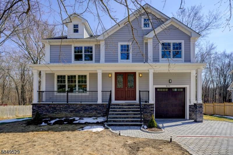 823 River Rd - Photo 1