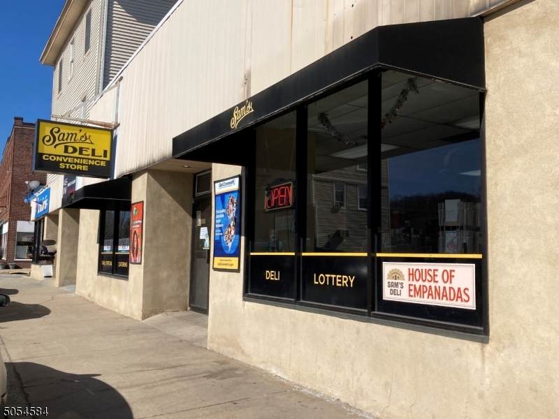 925 Main St - Photo 1