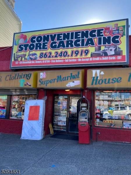 132 Bloomfield Ave - Photo 1
