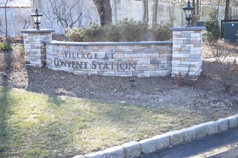 109 Village Dr - Photo 1