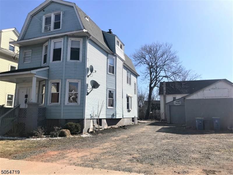 4 Fairview Ave - Photo 1