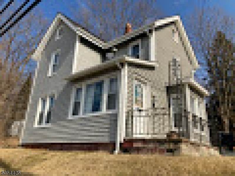 63 Hamburg Ave - Photo 1