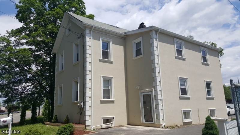 769 N. Riverview Dr - Photo 1